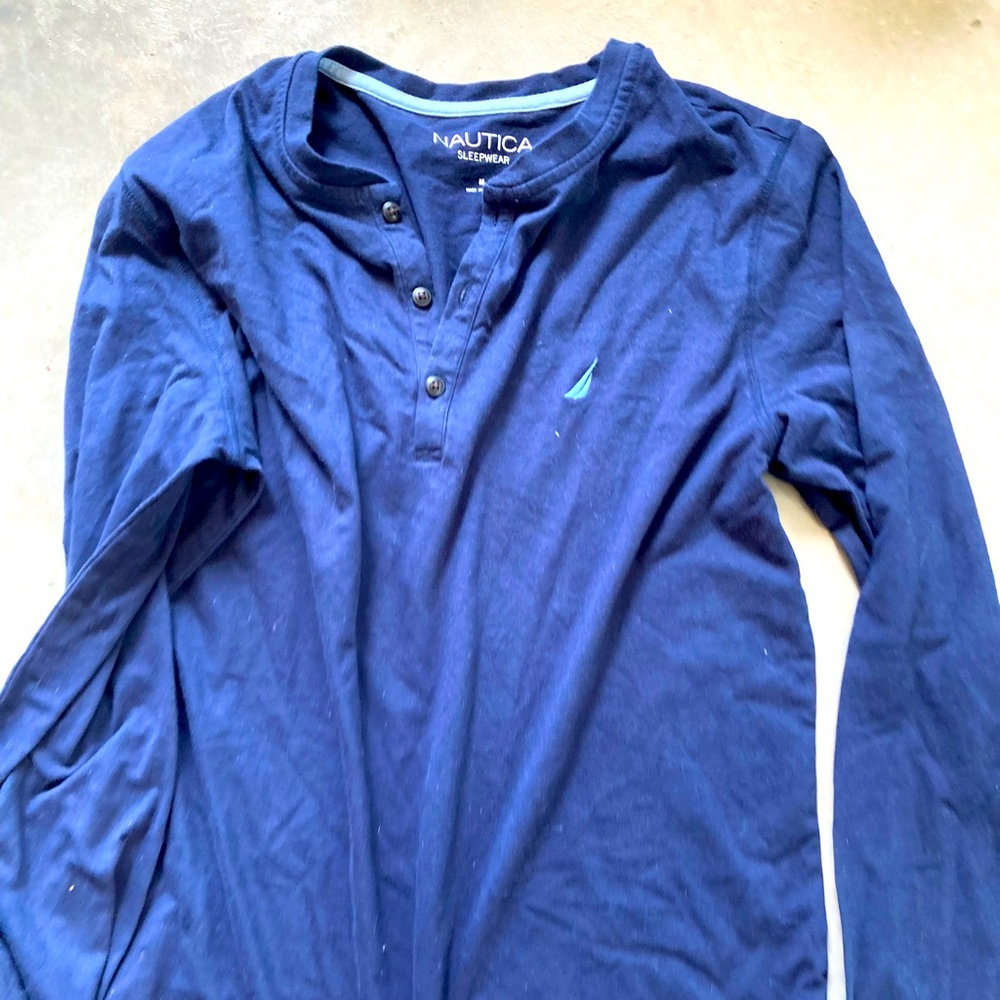 5/$25 Nautica soft jersey sleep shirt medium.